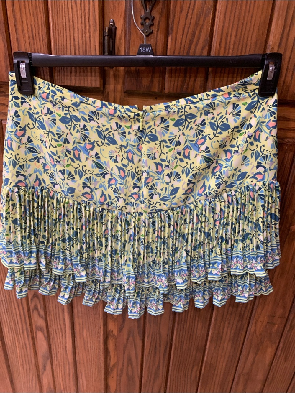 Floral Tiered Ruffle Mini Skirt - Yellow Green Print BCBGMAXAZRIA
Size 10 - Picture 2 of 5